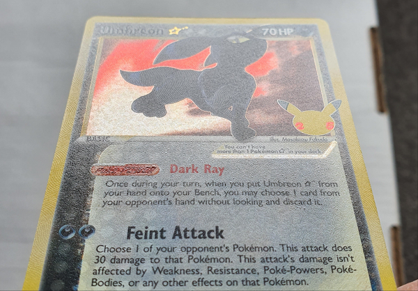 Pokemon - Umbreon *Gold Star* Celebrations 17/17
